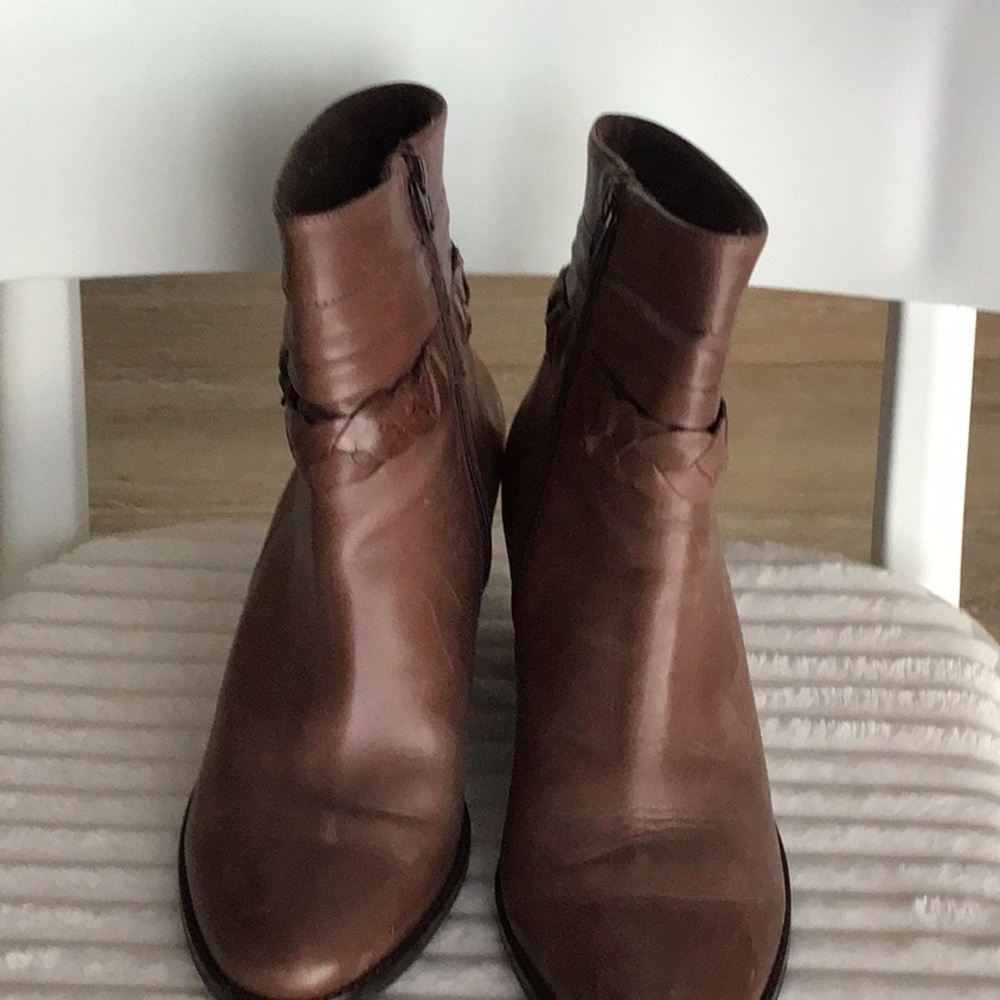 BROWN BOOTS FOR WOMEN